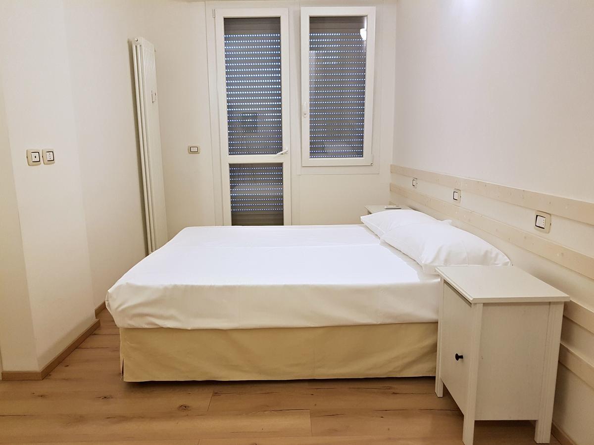 La Camera Bologna-Stazione Affittaly Rooms מראה חיצוני תמונה