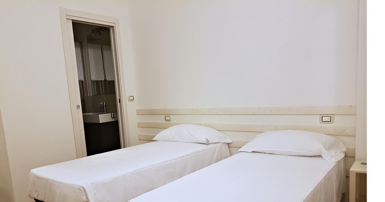 La Camera Bologna-Stazione Affittaly Rooms מראה חיצוני תמונה